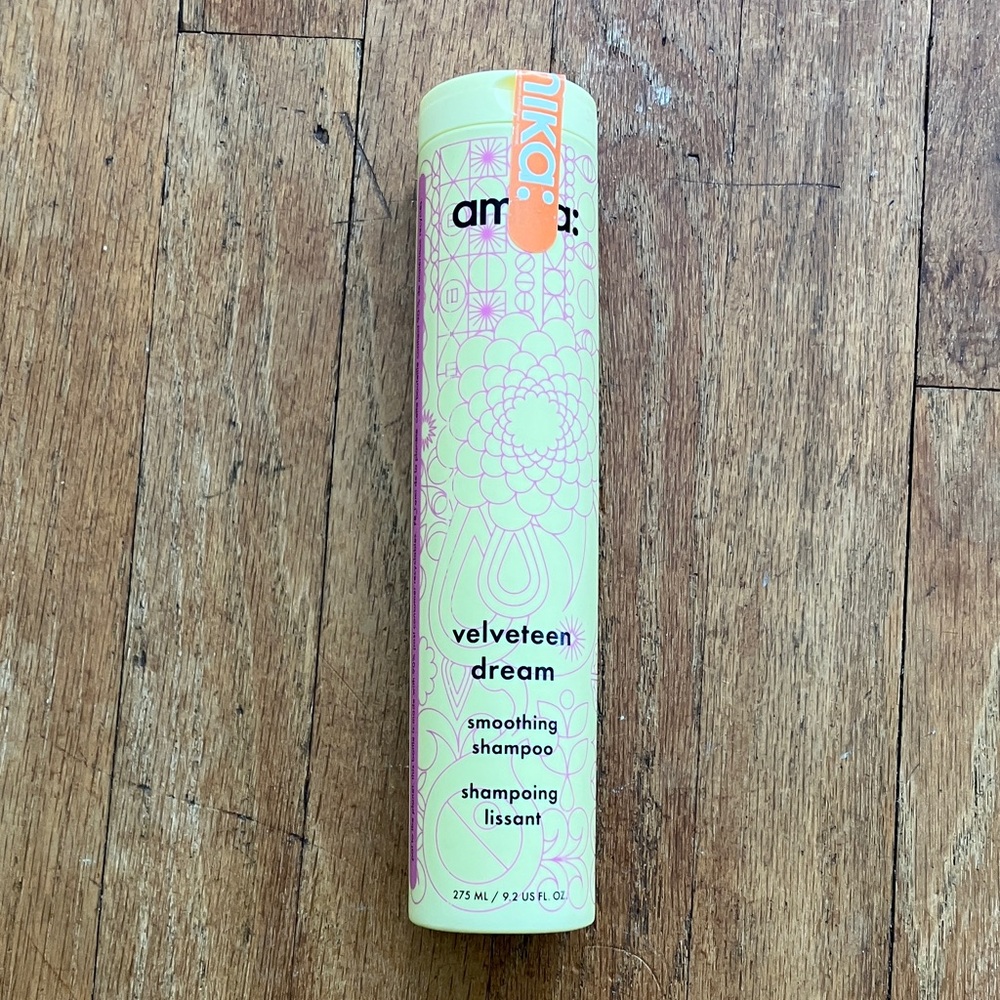 BNIB Amika Velveteen Dream Shampoo